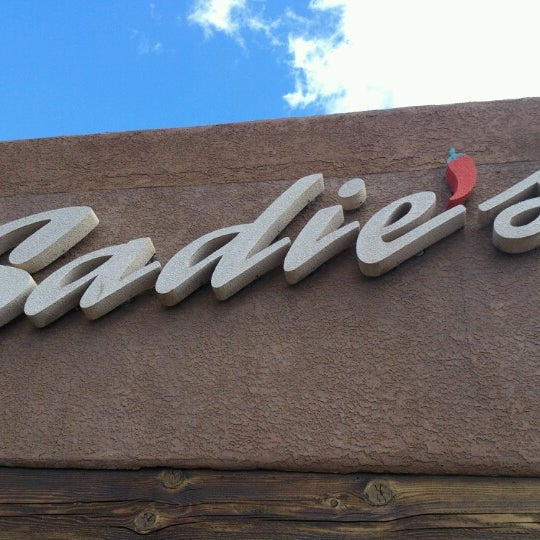 Foto scattata a Sadie&#39;s of New Mexico da Nathan&amp;Gabi B. il 12/3/2012