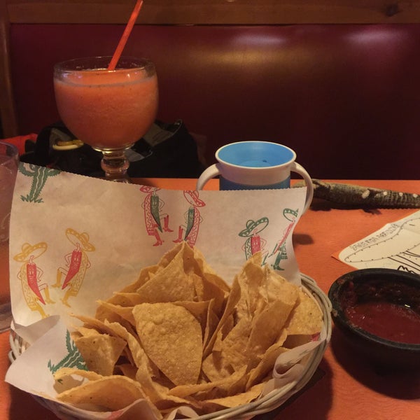 Photo taken at Si Senor Mexican Restaurant by Charles W. on 12/31/2018