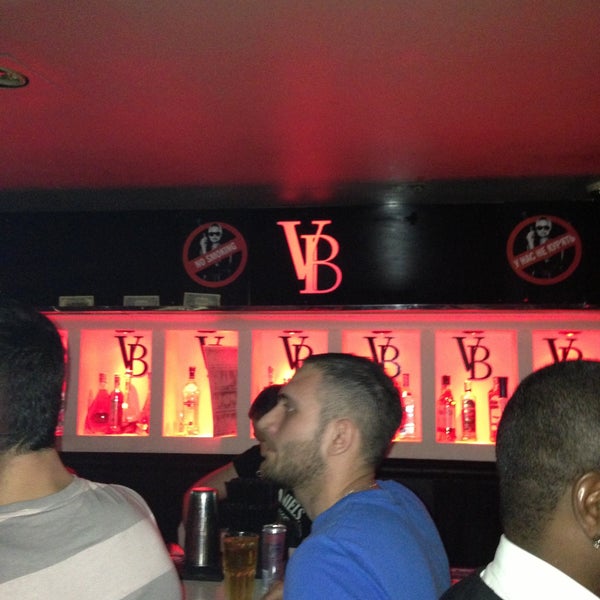 4/28/2013 tarihinde Ivan T.ziyaretçi tarafından Vodka Bar'de çekilen fotoğraf