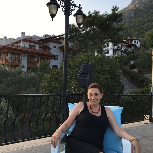 รูปภาพถ่ายที่ Villa Marine Hotel &amp; Restaurant โดย Burcu Ç. เมื่อ 8/14/2017