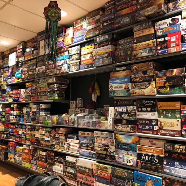 Photo taken at Gameopolis by Irottare on 10/27/2018