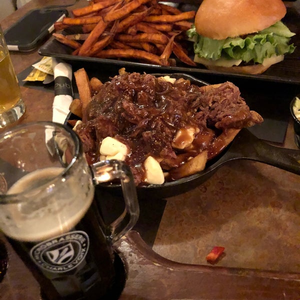 Photo taken at Saint-Pub - Microbrasserie Charlevoix by Irottare on 12/29/2018