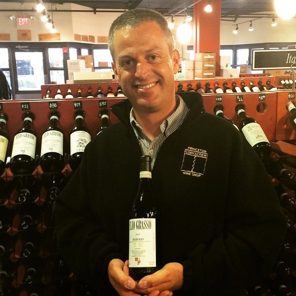 Foto tirada no(a) Princeton Corkscrew Wine Shop por Drew D. em 6/13/2015