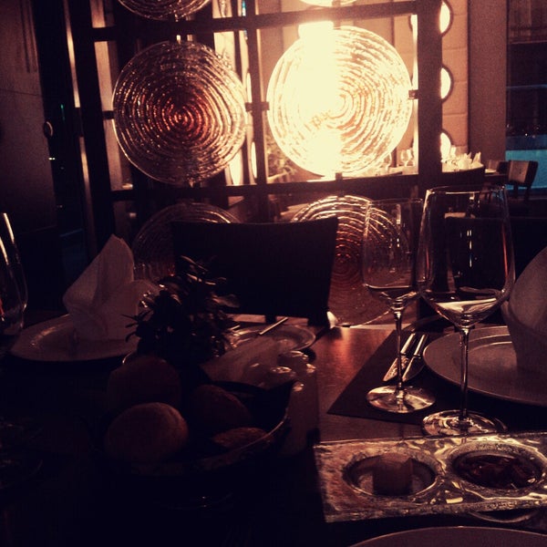 รูปภาพถ่ายที่ Alesta Main Restaurant โดย Sadık Y. เมื่อ 11/9/2014