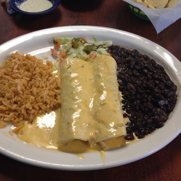 1/3/2015 tarihinde Charles S.ziyaretçi tarafından Ramos Tex-Mex Restaurant #3'de çekilen fotoğraf