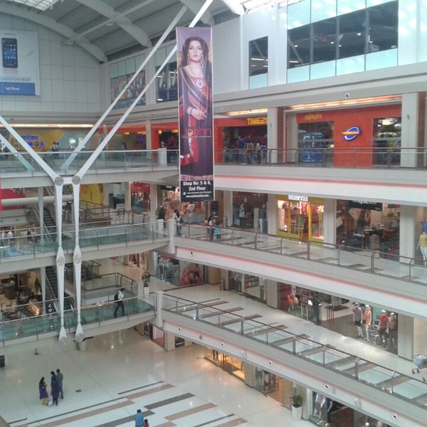 Foto tirada no(a) Korum Mall por Amit G. em 5/27/2013