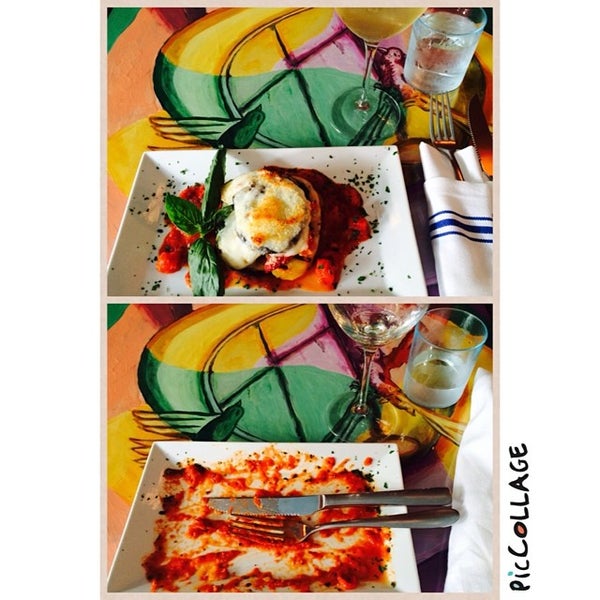 Foto diambil di Pizza Mezzaluna oleh Erika M. pada 7/26/2014