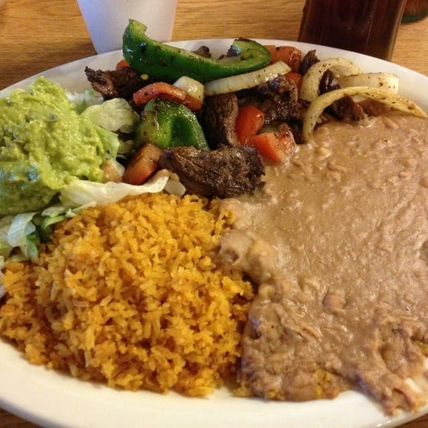 Das Foto wurde bei Sal&#39;s Mexican Restaurant - Fresno von Sal&#39;s Mexican Restaurant - Fresno am 6/19/2017 aufgenommen