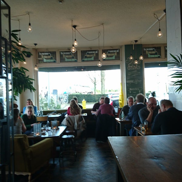 1/17/2018 tarihinde Jean-Paul S.ziyaretçi tarafından Café Vrijdag'de çekilen fotoğraf