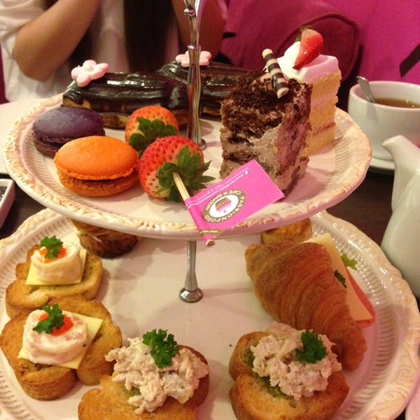 Foto tirada no(a) Passion Food Cafe &amp; Bakery por Yuki T. em 9/14/2013