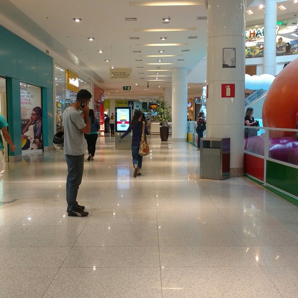 รูปภาพถ่ายที่ Boulevard Shopping โดย Sérgio Eduardo B. เมื่อ 7/31/2017