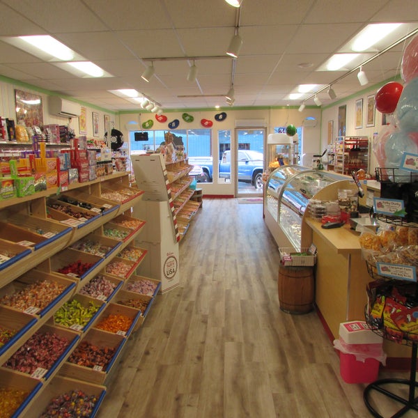 2 Kids Candy Store 640 SW Bay Blvd