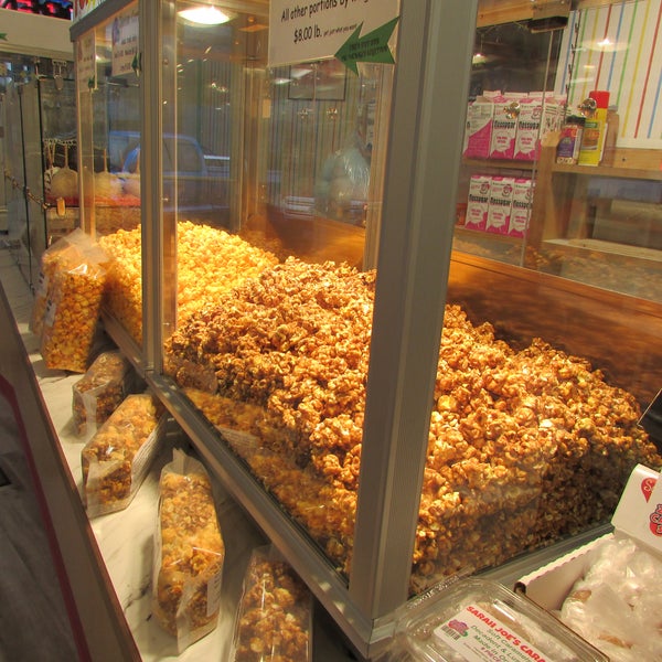 2 Kids Candy Store 640 SW Bay Blvd