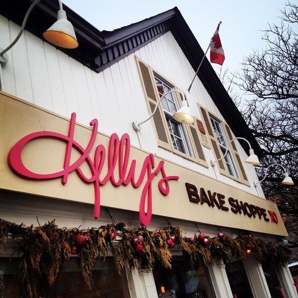 2/16/2015 tarihinde Andrew G.ziyaretçi tarafından Kelly&#39;s Bake Shoppe'de çekilen fotoğraf