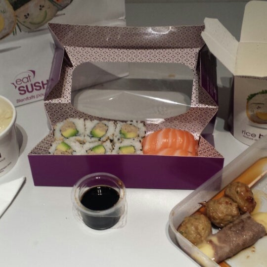Photo taken at Eat Sushi by Alain S. on 5/6/2014