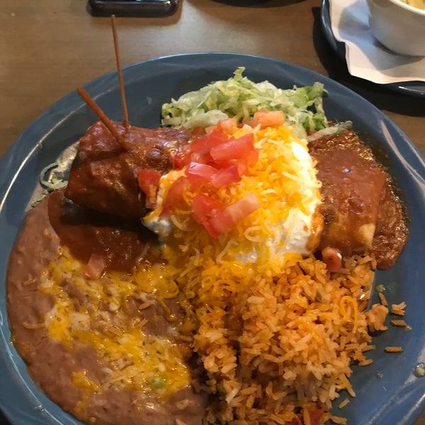 Photo prise au Macayo&#39;s Mexican Kitchen par D.I.L.L.I.G.A.F. le4/17/2019