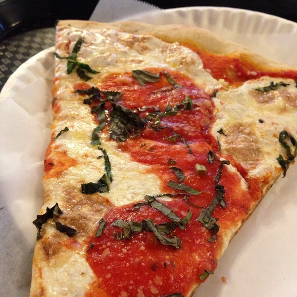 Foto scattata a Previti Pizza da Robert S. il 2/12/2014