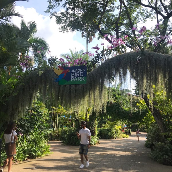 Foto diambil di Jurong Bird Park oleh ジャッケ ハ. pada 7/19/2019