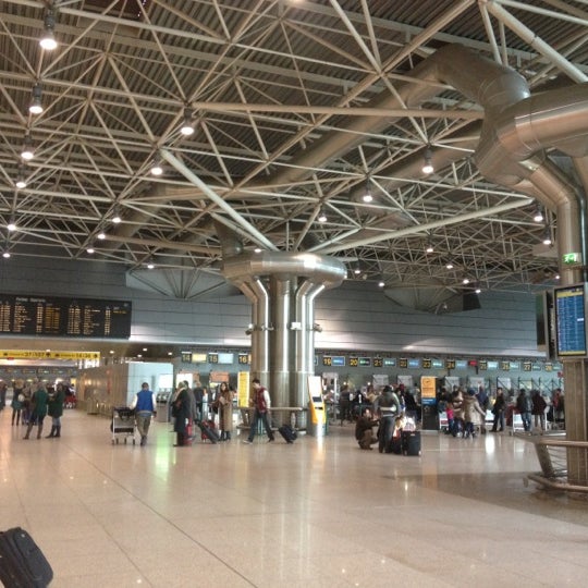 Aeroporto de Lisboa - Chegadas / Arrivals - Lisboa, Lisboa