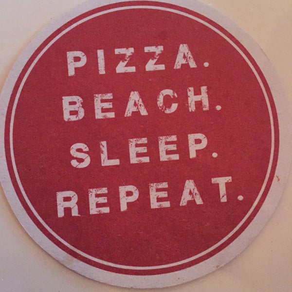 Foto tirada no(a) Pizza Beach por stephen C. em 4/12/2015