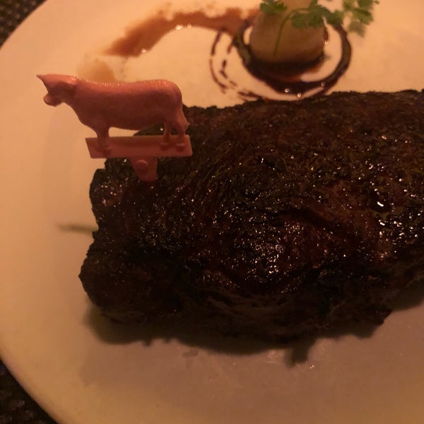 Foto diambil di BLT Steak oleh stephen C. pada 12/11/2018