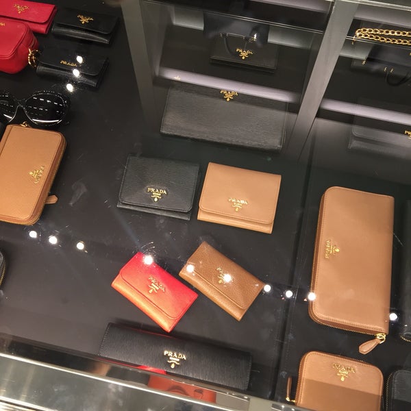 Prada Sawgrass Mills 4 tips