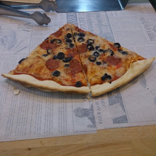 Foto tomada en Pizza al Vol  por Josep C. el 9/27/2013