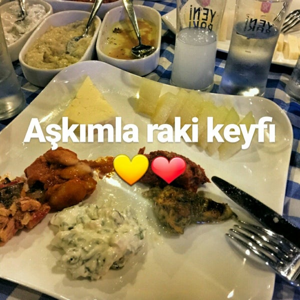 Photo taken at Ada Balık Restaurant by Esra Samet A. on 10/20/2017
