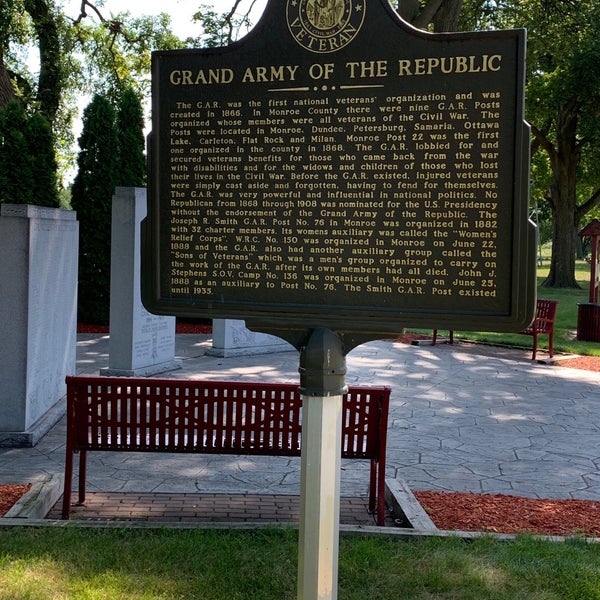 Marilyn. Bass monroe. Республика монро. Республика монро. Интернациональный микрорайон саяногорск.