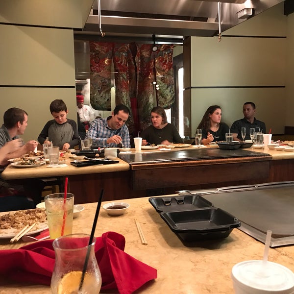 Foto scattata a Kanki Japanese House of Steaks &amp; Sushi da Kathy W. il 12/28/2018