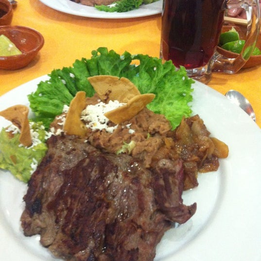 12/2/2012 tarihinde Suheim U.ziyaretçi tarafından Restaurante Arroyo'de çekilen fotoğraf