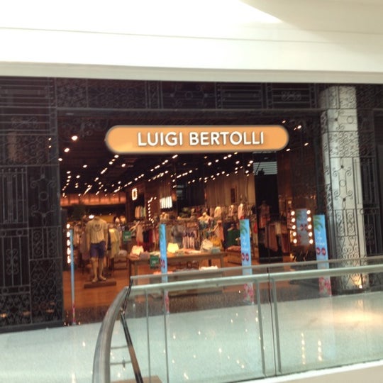 Luigi Bertolli - Tienda de ropa