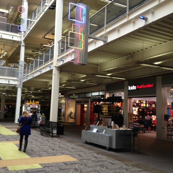 Photos at Palisades Center Mall 142 tips