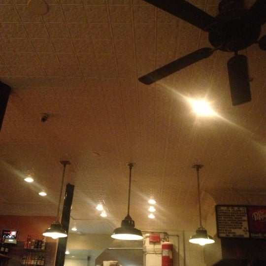 12/15/2012にDuncan R.がRosco&#39;s Pizzaで撮った写真