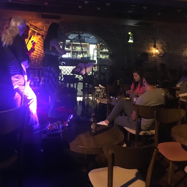 Foto diambil di Loca Bistro &amp; Bar oleh Soner Ö. pada 6/13/2018