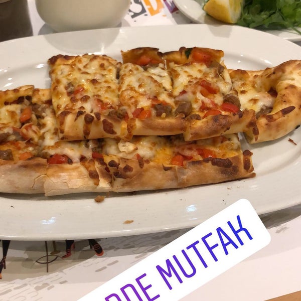 Снимок сделан в Cadde Mutfak Restaurant пользователем Mtn 5/13/2018