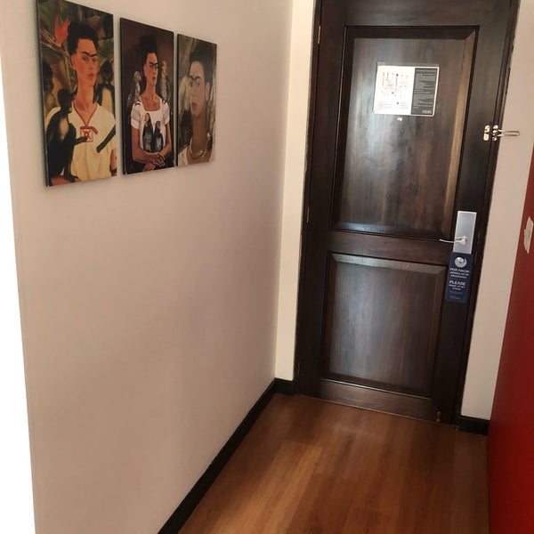Das Foto wurde bei Celebrities Suites &amp; Apartments von José Antonio G. am 5/6/2019 aufgenommen