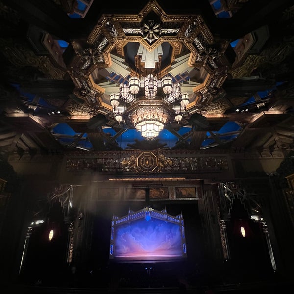 12/8/2022 tarihinde jeejziyaretçi tarafından Pantages Theatre'de çekilen fotoğraf