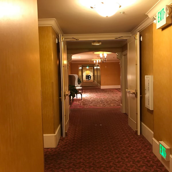 6/10/2017にRon N.がKimpton Hotel Monaco Portlandで撮った写真
