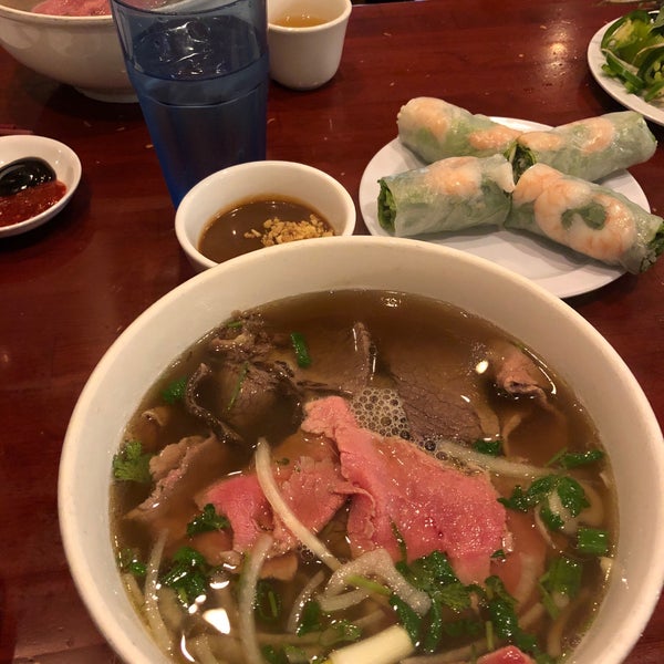 Foto diambil di Ben Tre Vietnamese Homestyle Cuisine oleh Ron N. pada 1/18/2019