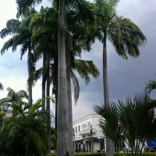 Photo taken at Praça Gonçalves Dias by Cassio C. on 11/28/2012