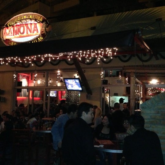 รูปภาพถ่ายที่ La Mona Marina โดย Yazmin H. เมื่อ 12/27/2012