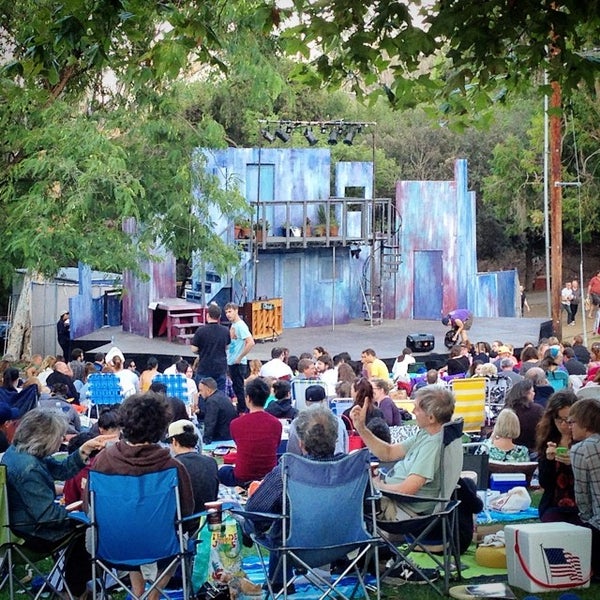 Foto diambil di Griffith Park Free Shakespeare Festival oleh Dan Z. pada 8/10/2014