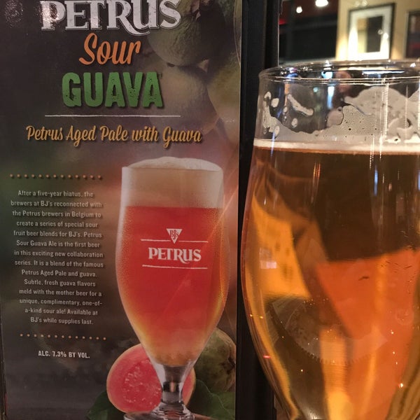 Photo taken at BJ&#39;s Restaurant &amp; Brewhouse by Mark N. on 2/17/2018