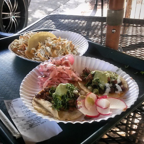 Photo taken at Los Tacos De Huicho by Orlando on 9/19/2014