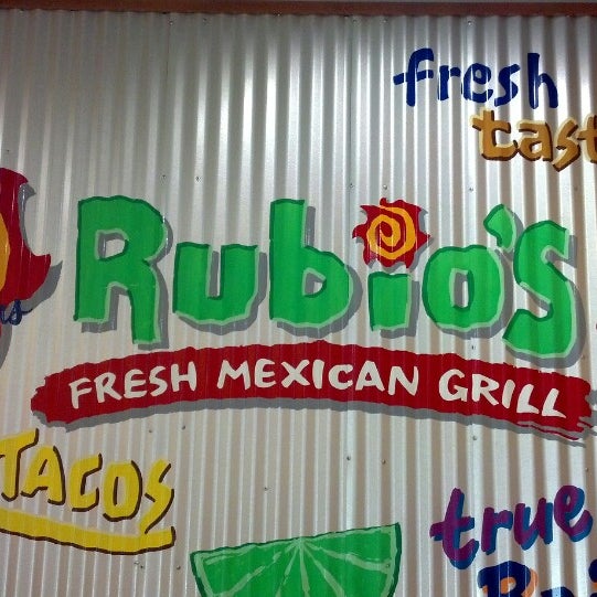Photo prise au Rubio&#39;s Coastal Grill par jo le6/22/2013