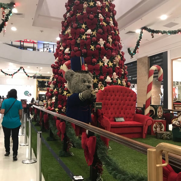 11/17/2017 tarihinde Ká M.ziyaretçi tarafından Shopping Metrô Santa Cruz'de çekilen fotoğraf