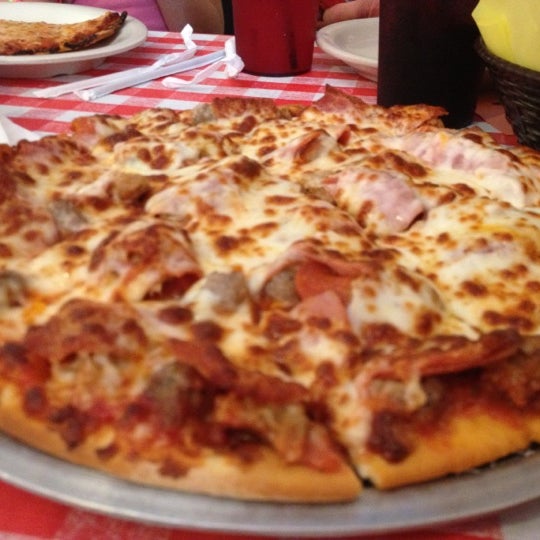 9/23/2012 tarihinde Karen W.ziyaretçi tarafından Mannie &amp; Bo&#39;s Pizzeria'de çekilen fotoğraf