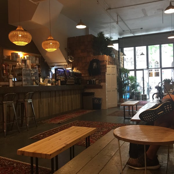 9/29/2017 tarihinde Sean W.ziyaretçi tarafından Spreadhouse Coffee'de çekilen fotoğraf