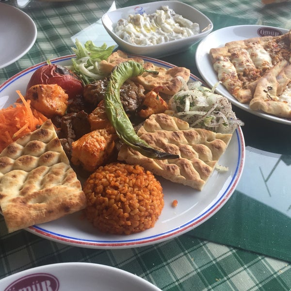 Foto scattata a Ömür Restaurant da Burcu il 8/31/2017
